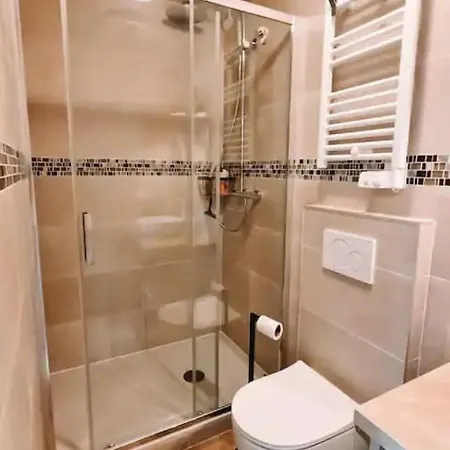 T3 Refait A Neuf /plage/centre/gare/terrasse/pkg/wifi דירה ארסשון